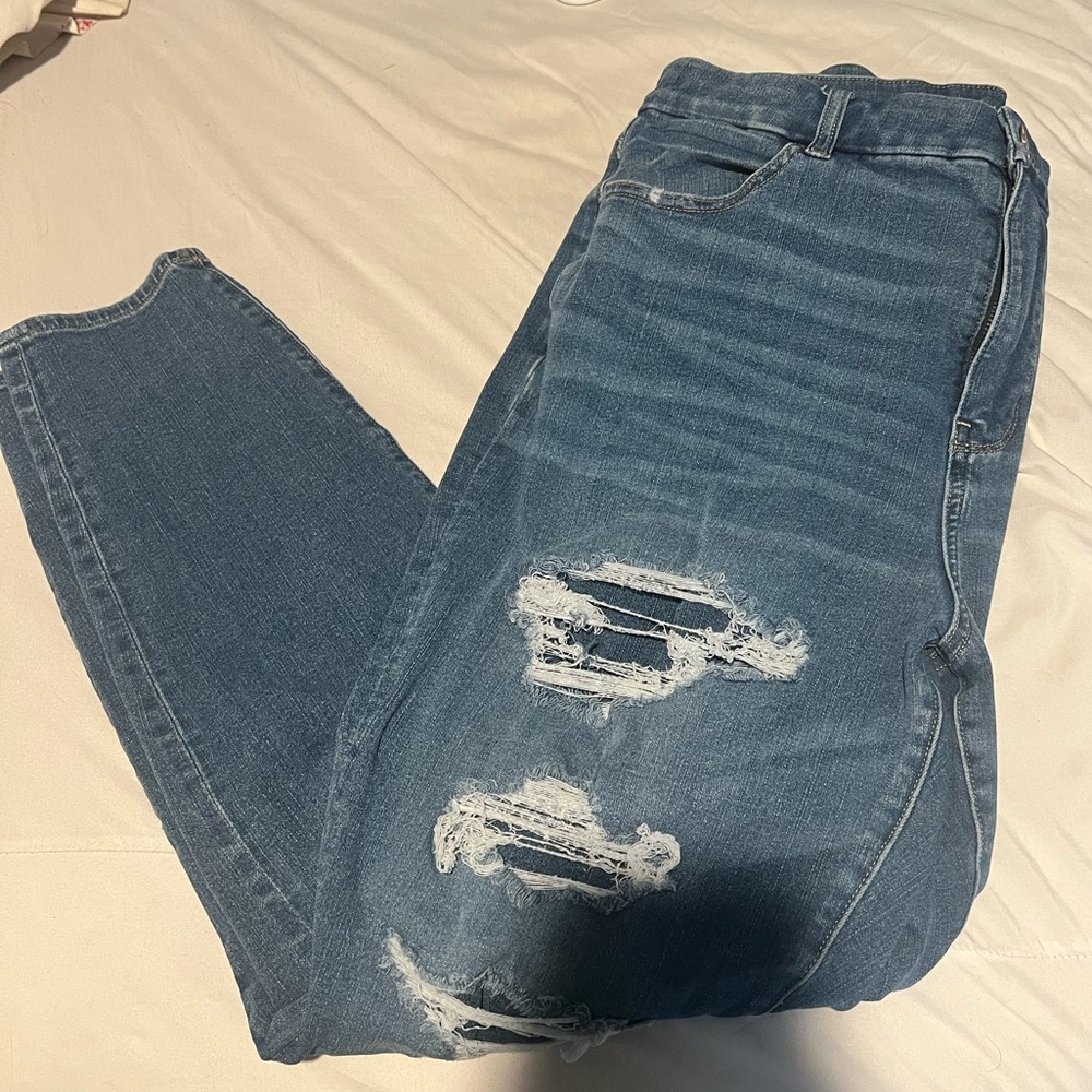 Distressed Skinny Jeans